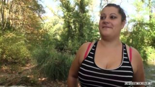 Bbw chick goes to nature to have her snatch smashed