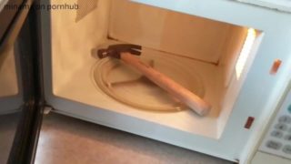 i put a hammer in my microwave