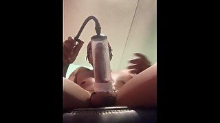 Big Cumshot on Milf Face!! Must see!! 10 inch BBC!