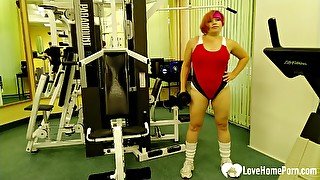 Mature at the gym fucks the instructor