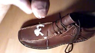 Cumming on my shoe