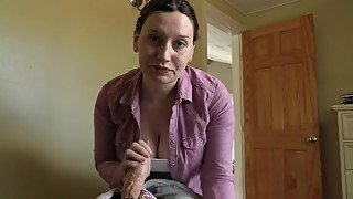 Stepmom Gets Enormous Cumshot Over Her Face