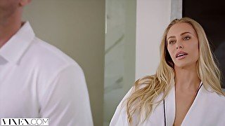 Good-looking hottie Nicole Aniston gets nicely fucked by a large dick