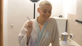 Amateur girlfriend sucks and fucks in the kitchen