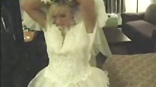 Kinky bride gets rid of wedding dress for sucking a tasty hot tool