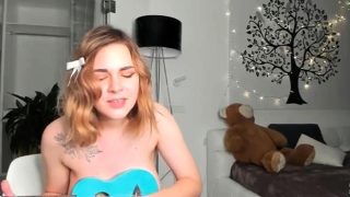 Horny blonde masturbate and squirt in webcam chat