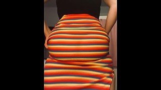 Pawg milf twerks in trippy looking skirt