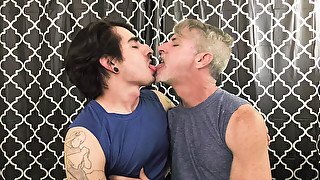 Hot Gay Kissing With Johnny & Richard - Johnny Mercy & Richard Lennox