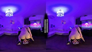 Late Night Striptease Dancer Lea Deep Glass Dildo Masturbation