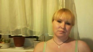 Hot Russian mature mom Tamara play on skype