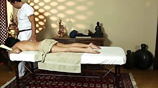 TrickySpa Veronica Avluv Gets Wet for Masseur