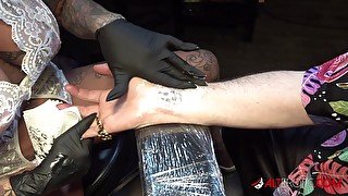 Busty babe Evilyn Ink tattoos Ivan then masturbates