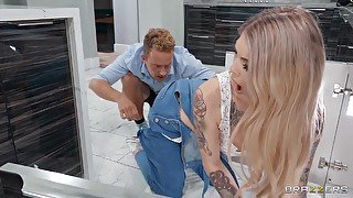 Handywoman Handy Pussy With Van Wylde