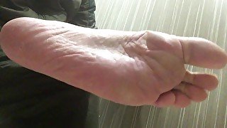 Public toilet in shopping centre - Got horny decided to go fishing for someone to suck my toes off