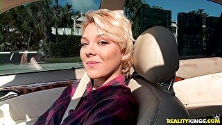 Good looking Aurora Winters chokes on a hard dick in POV