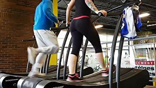 Candid lovely pawg in leggings!