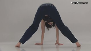 Larisa Dolina - Gymnastic Video part 1