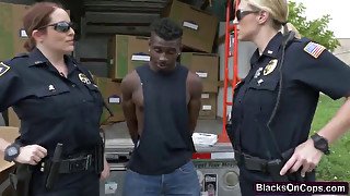 2 rigorous policewomen made ebony criminal eat and fuck their cunts