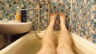 Артем сосет сам себе дрочит ногами лижет ноги self suck autofellatio self footjob