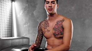 Sexy Tatted Hun Kian Kane's 1st Raw