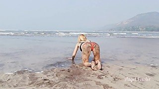 AMATEUR BLONDE MILF PLAYING ON THE BEACH. BECOME DIRTY AND HORNY UP TO PUBLIC MASTURBATION