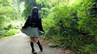 【Accident】Honoka suddenly encounters a hunter during an outdoor exposure.