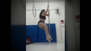 Tattoo Girl Pole Dance - Lucie Fox - Enjoy my curvy body