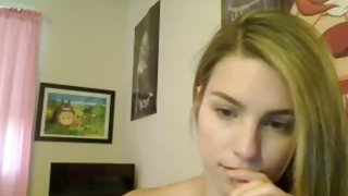 Hot Blonde Webcam Girl Masturbating