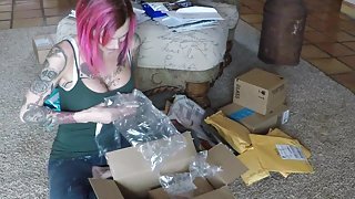 Mail Time and Dress Try On!