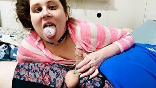 Cum slut gives handjob for her daily dose of cum 😍💦🔥