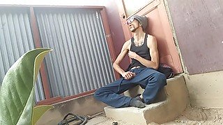 Homeless Guy Slams & Strokes His Big Cock Outside in Alley - Caught on Cam!