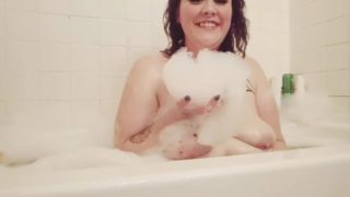 Sexy. Bbw. Ellie Plays with her Pussy In The bath