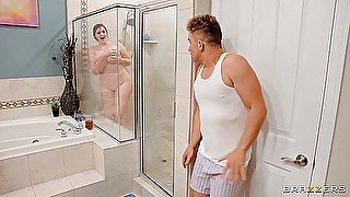 Van Wylde, Brandy Renee And Abigaiil Morris In Shameless Plumpers And