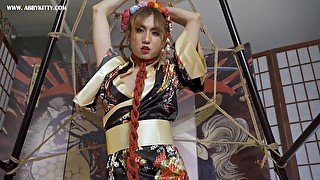 Japan sexy kimono geisha dancing with rope show