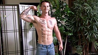 ActiveDuty Military Hunk Quentin Gainz HOT SOLO MASTURBATION !