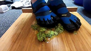 Vibram fivefingers crushing Kiwis