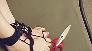 Tied toes mara
