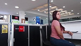 Cachonda en el trabajo