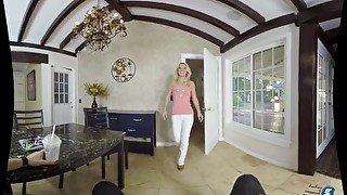 MilfVR - Stepmommy Knows Best ft. Laura Bentley