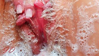 JuicyDream - Nasse Spiele in der Badewanne 3 - Pussy und Schaum