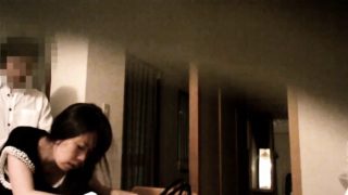 Japanese babe sucks cock