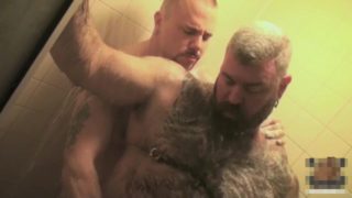 MBP0042 - Love and breeding in shower