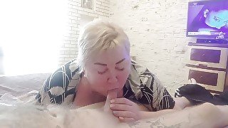 Mature BBW I did a blowjob and then sat astride a dick