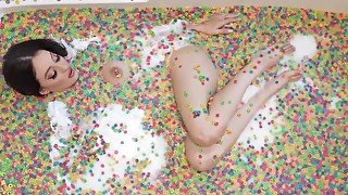 Strange tub of cereal porn with weird food play and orgasms