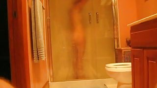 Voyeur cam sex video features a gorgeous chick