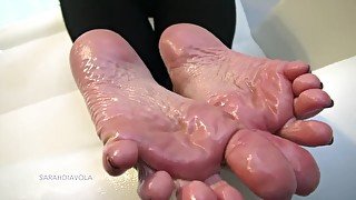 Awesome oily wrinkled feet JOI