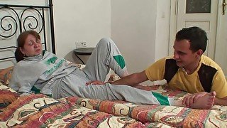 She hurt her ankle and a stranger helped this granny up