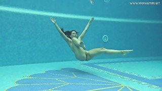 Hot big ass euro milf Sazan underwater erotics