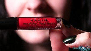 Stila "Beso" Lipstick Application