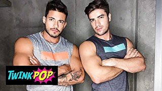 TWINKPOP - Muscular Hunk Daniel Montoya Bends Bottom Alejo Ospina Over & Bangs His Tight Ass